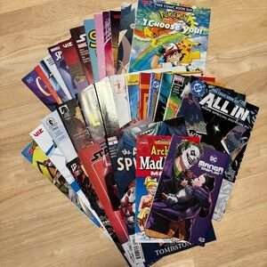 Lot of 31 Comic Books (5 pounds) Various Publishers like DC, Marvel, Pokémon